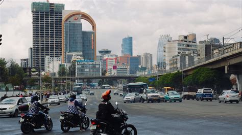  A Stranger in Addis Ababa - A Vivid Tapestry of Cultural Encounters and Personal Transformation