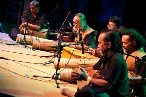  Imagine a World Where Music Shapes Reality - Indigenous Soundscapes: A Journey into Malaysian Traditional Music